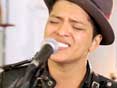 Bruno Mars – Grenade Live